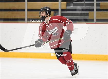 Thumbnail 3 in Tabor vs. Frederick Gunn (Avon Christmas Classic 3rd Place) photogallery.
