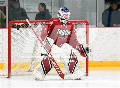 Thumbnail 1 in Tabor vs. Frederick Gunn (Avon Christmas Classic 3rd Place) photogallery.