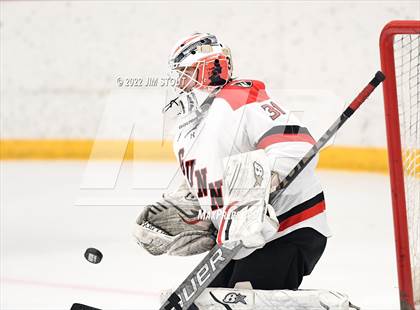 Thumbnail 3 in Tabor vs. Frederick Gunn (Avon Christmas Classic 3rd Place) photogallery.