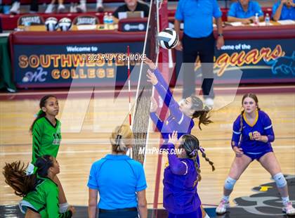 Thumbnail 2 in Lincoln vs. Southwest EC (CIF SDS Division V Finals) photogallery.