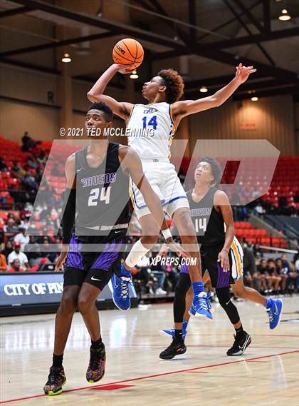 Thumbnail 2 in Cane Ridge vs. North Little Rock (King Cotton Classic) photogallery.