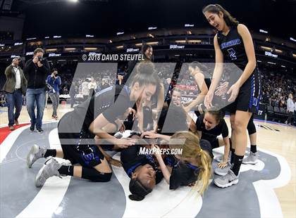 Thumbnail 1 in Windward vs. Pinewood (CIF State Open Division Final) photogallery.