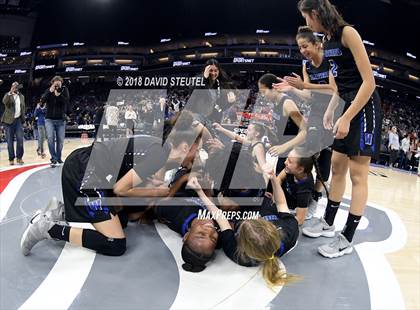 Thumbnail 3 in Windward vs. Pinewood (CIF State Open Division Final) photogallery.