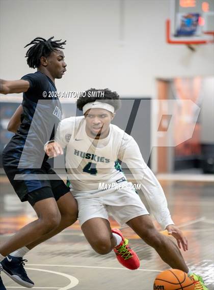 Thumbnail 2 in Flint Hill vs. Hillside (Battle in the Bull Invitational) photogallery.