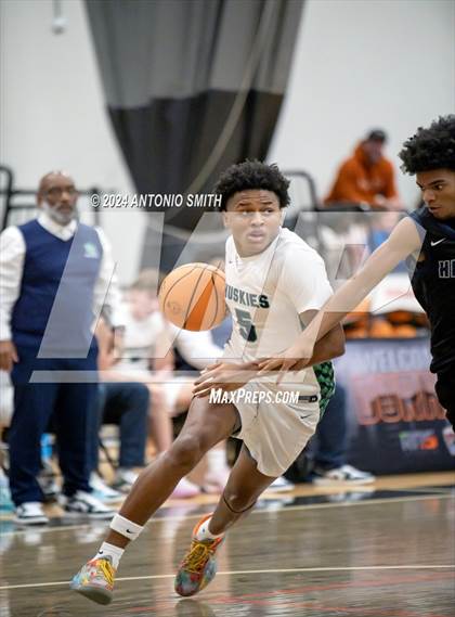 Thumbnail 3 in Flint Hill vs. Hillside (Battle in the Bull Invitational) photogallery.