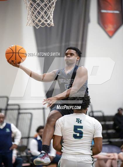 Thumbnail 1 in Flint Hill vs. Hillside (Battle in the Bull Invitational) photogallery.