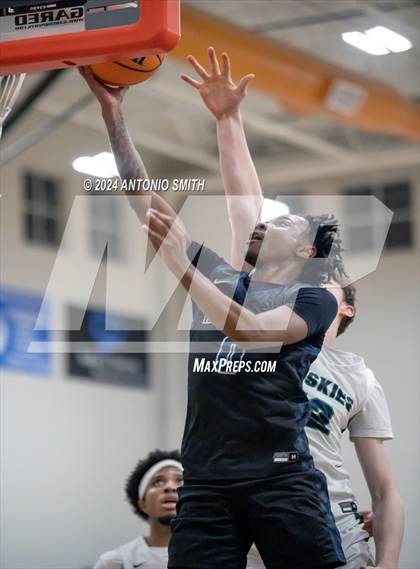 Thumbnail 2 in Flint Hill vs. Hillside (Battle in the Bull Invitational) photogallery.