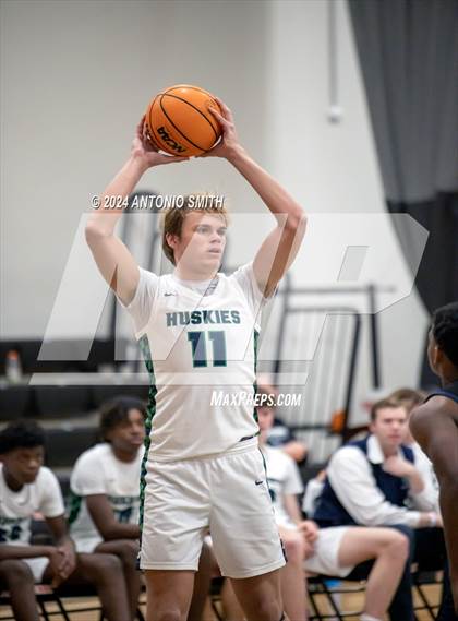 Thumbnail 2 in Flint Hill vs. Hillside (Battle in the Bull Invitational) photogallery.