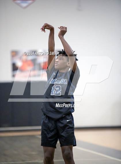 Thumbnail 2 in Flint Hill vs. Hillside (Battle in the Bull Invitational) photogallery.