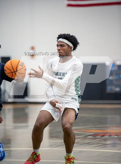 Thumbnail 3 in Flint Hill vs. Hillside (Battle in the Bull Invitational) photogallery.