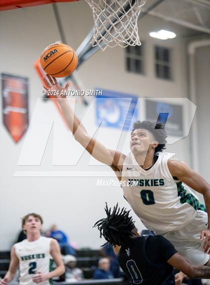 Thumbnail 3 in Flint Hill vs. Hillside (Battle in the Bull Invitational) photogallery.