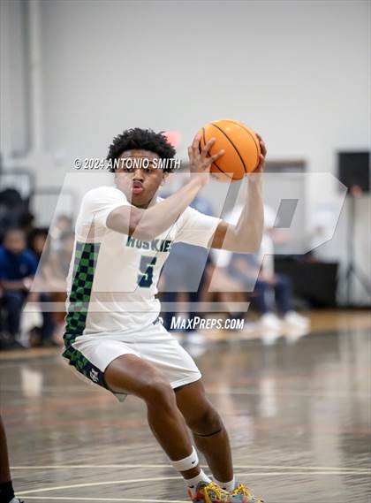 Thumbnail 1 in Flint Hill vs. Hillside (Battle in the Bull Invitational) photogallery.