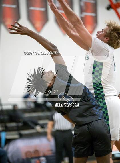 Thumbnail 1 in Flint Hill vs. Hillside (Battle in the Bull Invitational) photogallery.