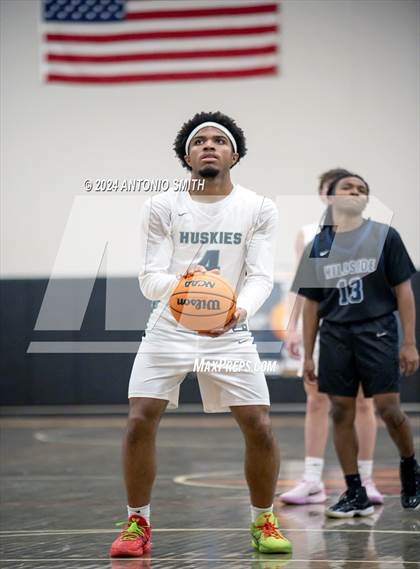 Thumbnail 2 in Flint Hill vs. Hillside (Battle in the Bull Invitational) photogallery.