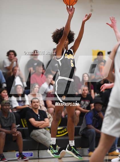 Thumbnail 3 in Santa Fe Christian vs. Temecula Valley (Buccaneers Thanksgiving Classic) photogallery.