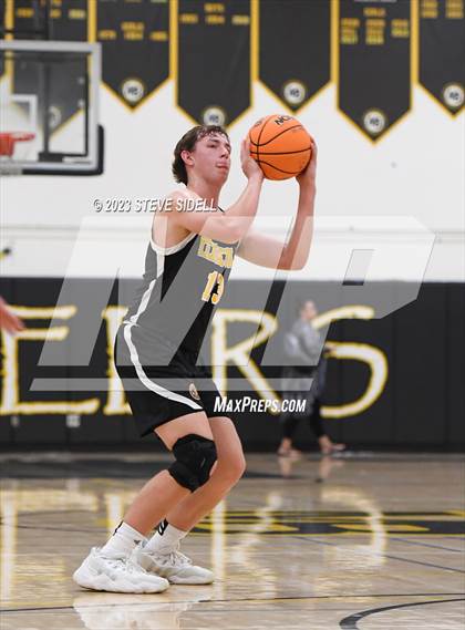 Thumbnail 3 in Santa Fe Christian vs. Temecula Valley (Buccaneers Thanksgiving Classic) photogallery.