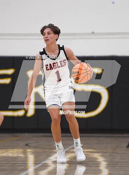 Thumbnail 3 in Santa Fe Christian vs. Temecula Valley (Buccaneers Thanksgiving Classic) photogallery.