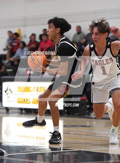 Thumbnail 2 in Santa Fe Christian vs. Temecula Valley (Buccaneers Thanksgiving Classic) photogallery.
