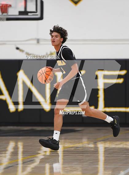 Thumbnail 2 in Santa Fe Christian vs. Temecula Valley (Buccaneers Thanksgiving Classic) photogallery.