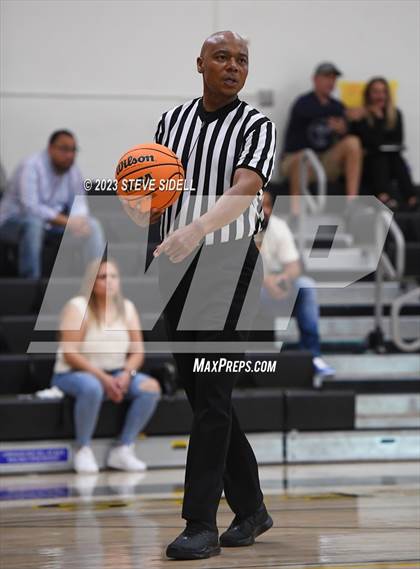 Thumbnail 2 in Santa Fe Christian vs. Temecula Valley (Buccaneers Thanksgiving Classic) photogallery.