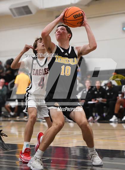 Thumbnail 1 in Santa Fe Christian vs. Temecula Valley (Buccaneers Thanksgiving Classic) photogallery.