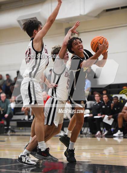 Thumbnail 2 in Santa Fe Christian vs. Temecula Valley (Buccaneers Thanksgiving Classic) photogallery.