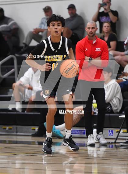 Thumbnail 2 in Santa Fe Christian vs. Temecula Valley (Buccaneers Thanksgiving Classic) photogallery.