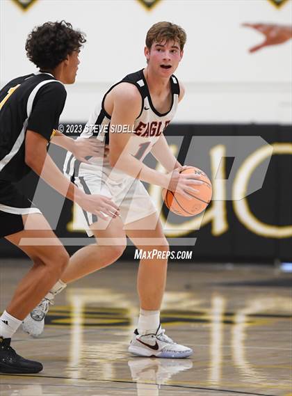 Thumbnail 3 in Santa Fe Christian vs. Temecula Valley (Buccaneers Thanksgiving Classic) photogallery.