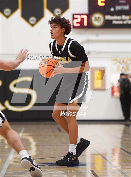 Thumbnail 2 in Santa Fe Christian vs. Temecula Valley (Buccaneers Thanksgiving Classic) photogallery.
