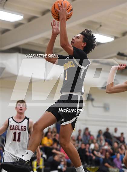 Thumbnail 1 in Santa Fe Christian vs. Temecula Valley (Buccaneers Thanksgiving Classic) photogallery.