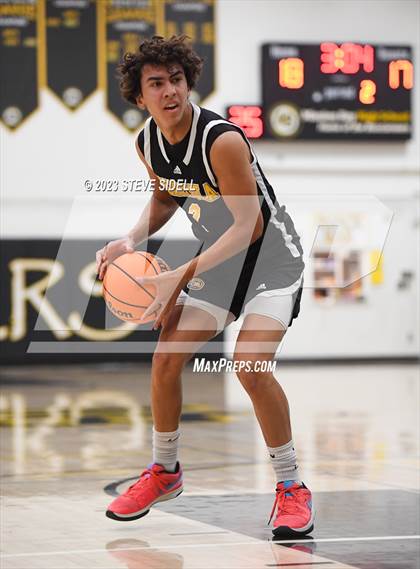 Thumbnail 2 in Santa Fe Christian vs. Temecula Valley (Buccaneers Thanksgiving Classic) photogallery.