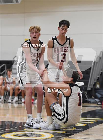 Thumbnail 2 in Santa Fe Christian vs. Temecula Valley (Buccaneers Thanksgiving Classic) photogallery.