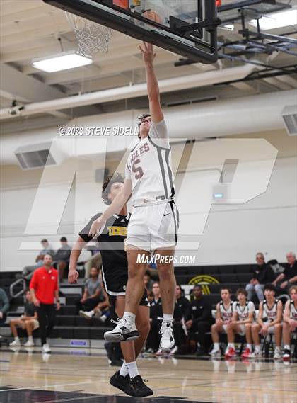 Thumbnail 3 in Santa Fe Christian vs. Temecula Valley (Buccaneers Thanksgiving Classic) photogallery.