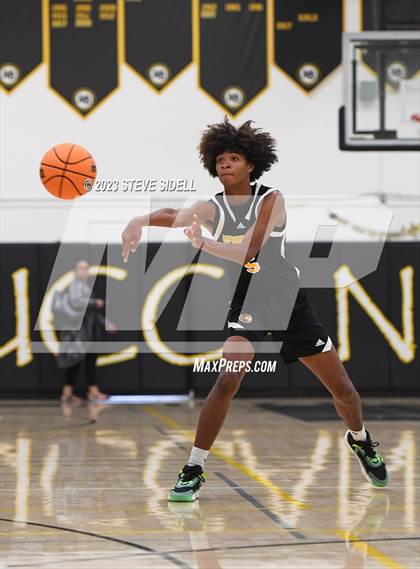 Thumbnail 1 in Santa Fe Christian vs. Temecula Valley (Buccaneers Thanksgiving Classic) photogallery.