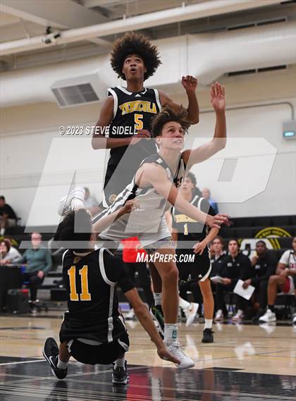 Thumbnail 1 in Santa Fe Christian vs. Temecula Valley (Buccaneers Thanksgiving Classic) photogallery.