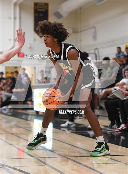 Thumbnail 2 in Santa Fe Christian vs. Temecula Valley (Buccaneers Thanksgiving Classic) photogallery.
