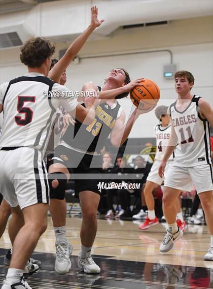 Thumbnail 2 in Santa Fe Christian vs. Temecula Valley (Buccaneers Thanksgiving Classic) photogallery.