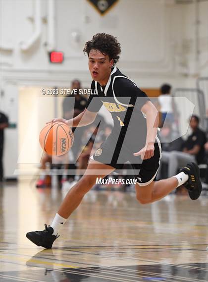 Thumbnail 2 in Santa Fe Christian vs. Temecula Valley (Buccaneers Thanksgiving Classic) photogallery.