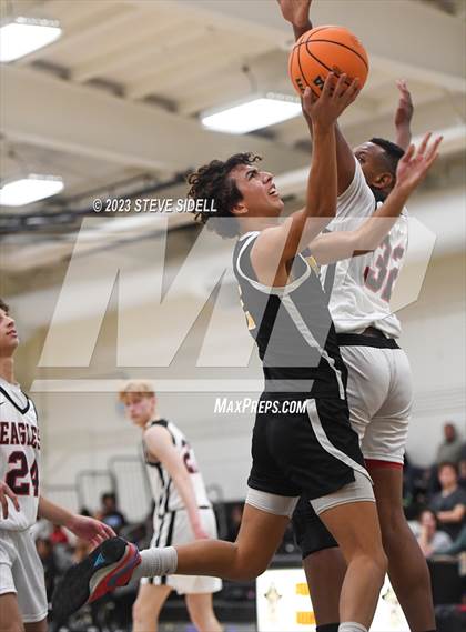 Thumbnail 3 in Santa Fe Christian vs. Temecula Valley (Buccaneers Thanksgiving Classic) photogallery.