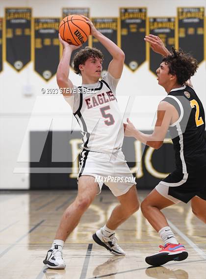 Thumbnail 3 in Santa Fe Christian vs. Temecula Valley (Buccaneers Thanksgiving Classic) photogallery.