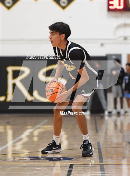 Thumbnail 1 in Santa Fe Christian vs. Temecula Valley (Buccaneers Thanksgiving Classic) photogallery.