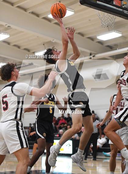 Thumbnail 3 in Santa Fe Christian vs. Temecula Valley (Buccaneers Thanksgiving Classic) photogallery.