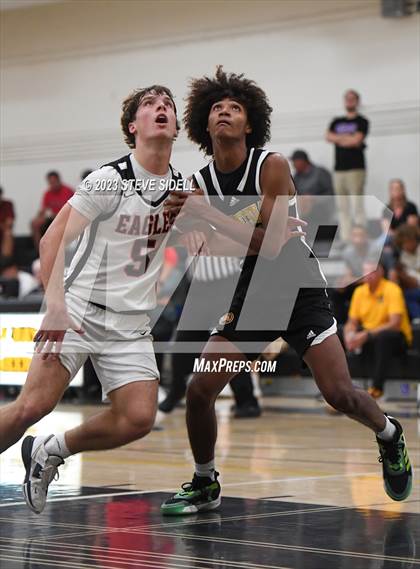 Thumbnail 2 in Santa Fe Christian vs. Temecula Valley (Buccaneers Thanksgiving Classic) photogallery.