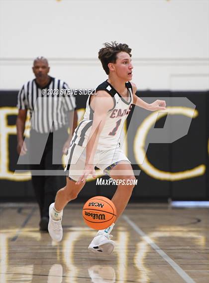 Thumbnail 3 in Santa Fe Christian vs. Temecula Valley (Buccaneers Thanksgiving Classic) photogallery.