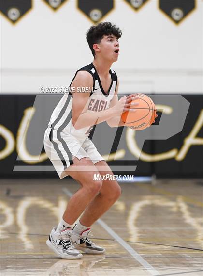 Thumbnail 2 in Santa Fe Christian vs. Temecula Valley (Buccaneers Thanksgiving Classic) photogallery.
