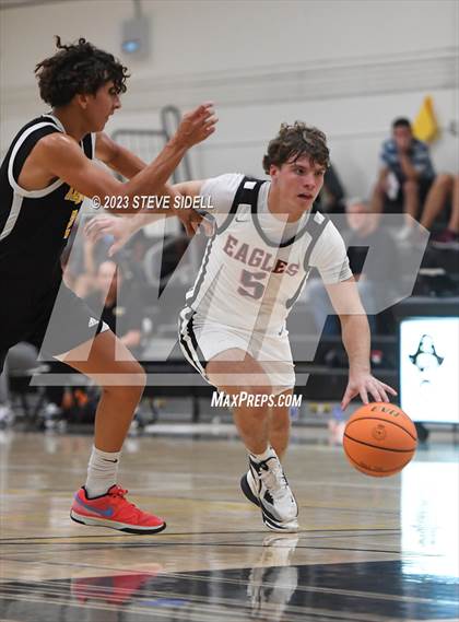 Thumbnail 2 in Santa Fe Christian vs. Temecula Valley (Buccaneers Thanksgiving Classic) photogallery.