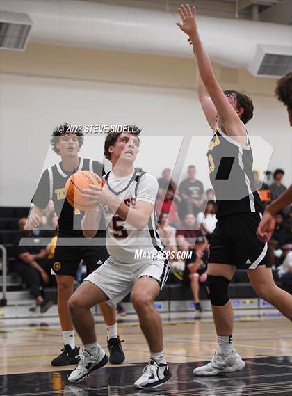 Thumbnail 1 in Santa Fe Christian vs. Temecula Valley (Buccaneers Thanksgiving Classic) photogallery.
