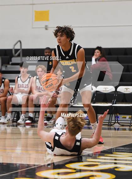 Thumbnail 3 in Santa Fe Christian vs. Temecula Valley (Buccaneers Thanksgiving Classic) photogallery.
