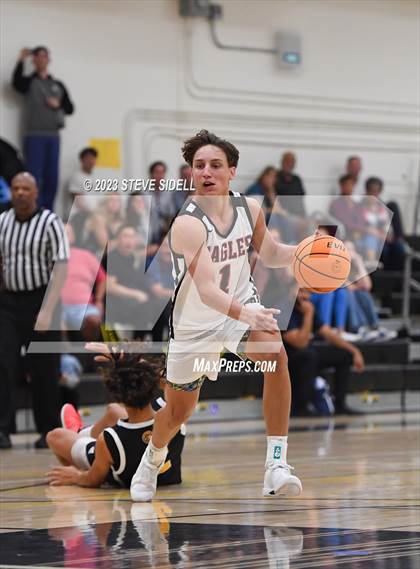 Thumbnail 3 in Santa Fe Christian vs. Temecula Valley (Buccaneers Thanksgiving Classic) photogallery.