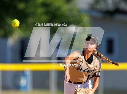 Thumbnail 3 in Lincoln High @ Lincoln Southeast photogallery.